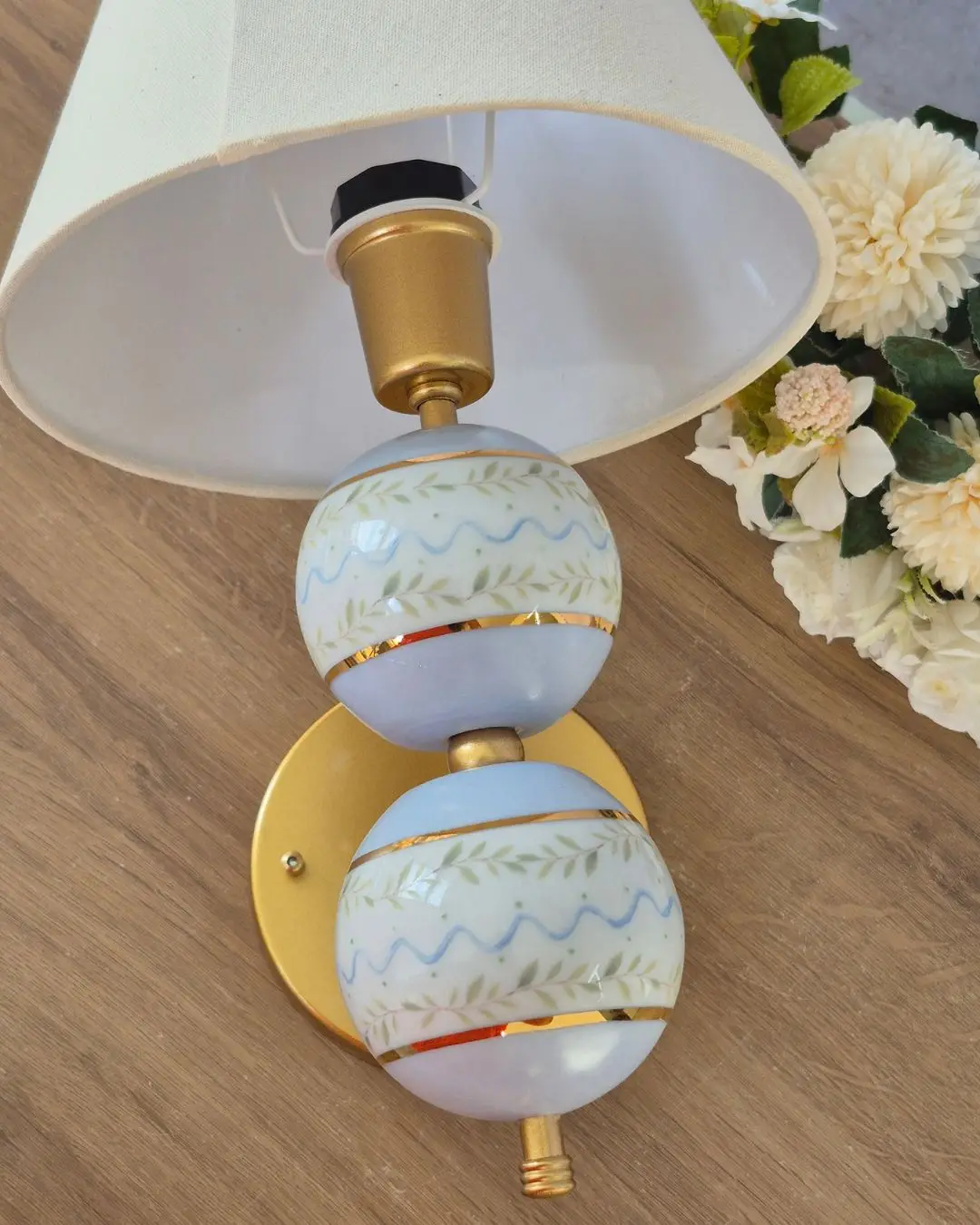 Arandela de Porcelana com Pintura Mista