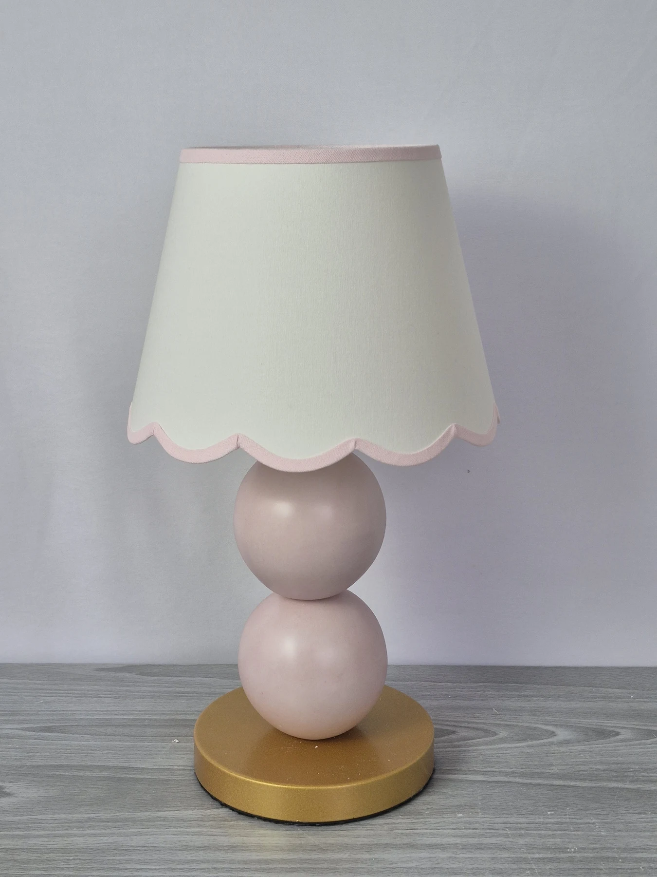 Abajur de Mesa de Porcelana com Pintura Lisa